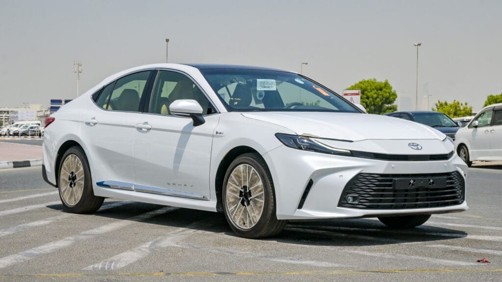 Toyota Camry LE 2.5L Hybrid, Panorama - 2025 (Export)