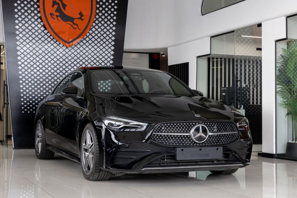 Mercedes Benz CLA 200 1.4 V4 - 2024 - Black color