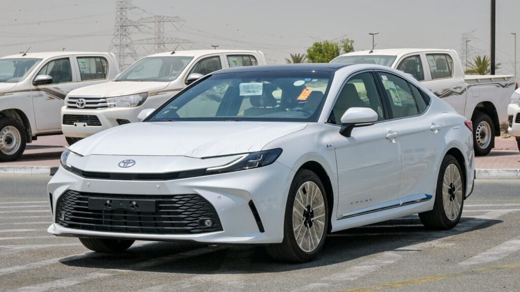 Toyota Camry LE 2.5L Hybrid, Panorama - 2025 (Export)