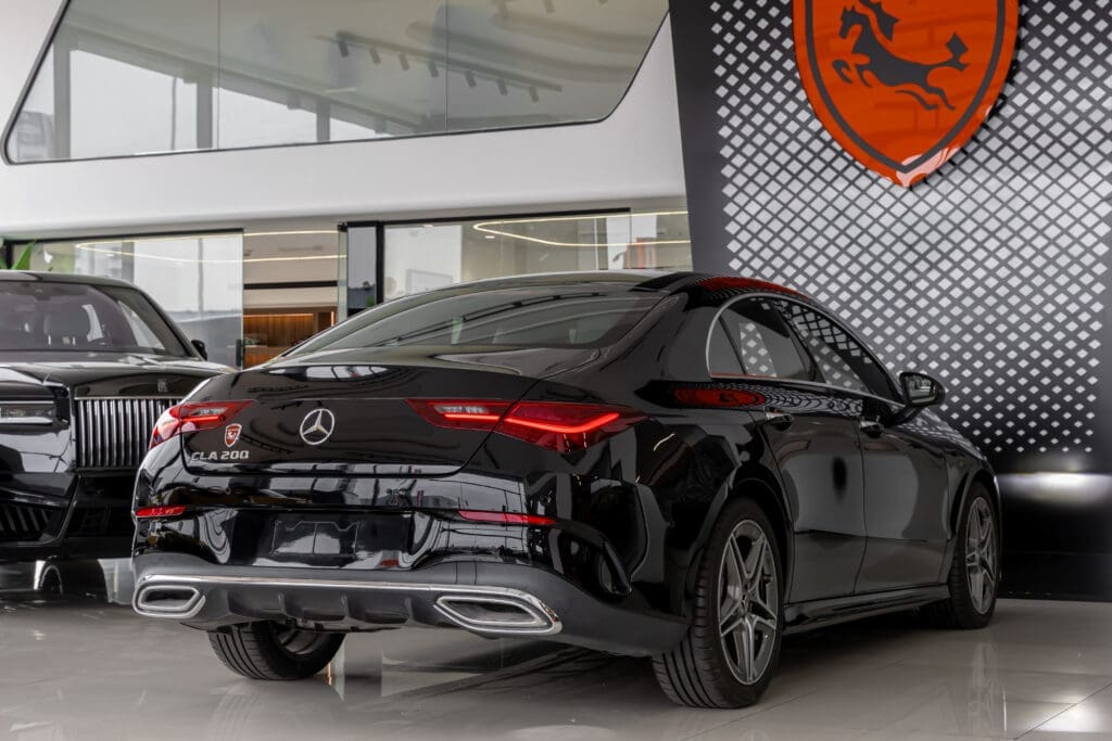 Mercedes Benz CLA 200 1.4 V4 - 2024 - Black color