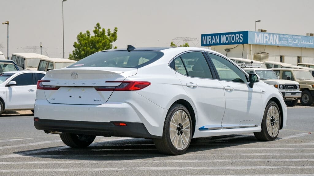 Toyota Camry LE 2.5L Hybrid, Panorama - 2025 (Export)