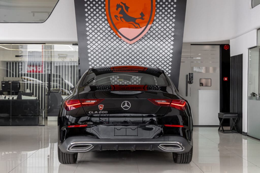 Mercedes Benz CLA 200 1.4 V4 - 2024 - Black color