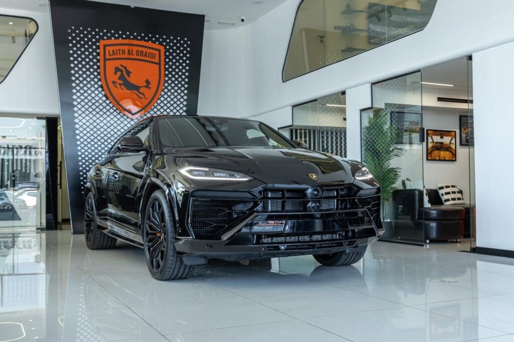 LAMBORGHINI URUS SE - Black - 2025