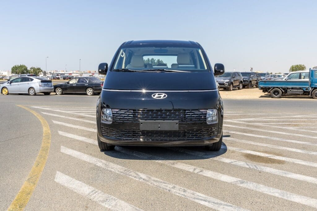 Hyundai Staria GL 2025 Black for Sale – Export from UAE