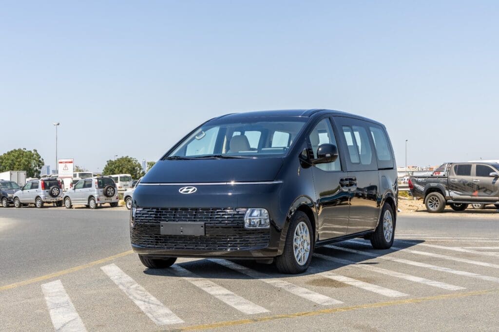 Hyundai Staria GL 2025 Black for Sale – Export from UAE