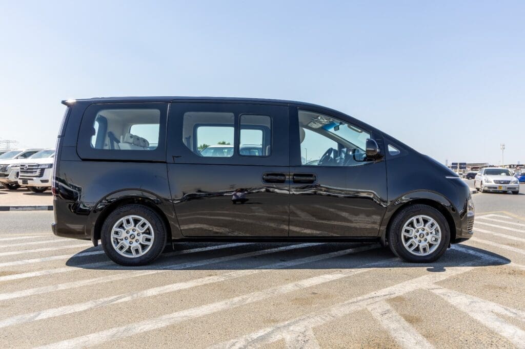 Hyundai Staria GL 2025 Black for Sale – Export from UAE