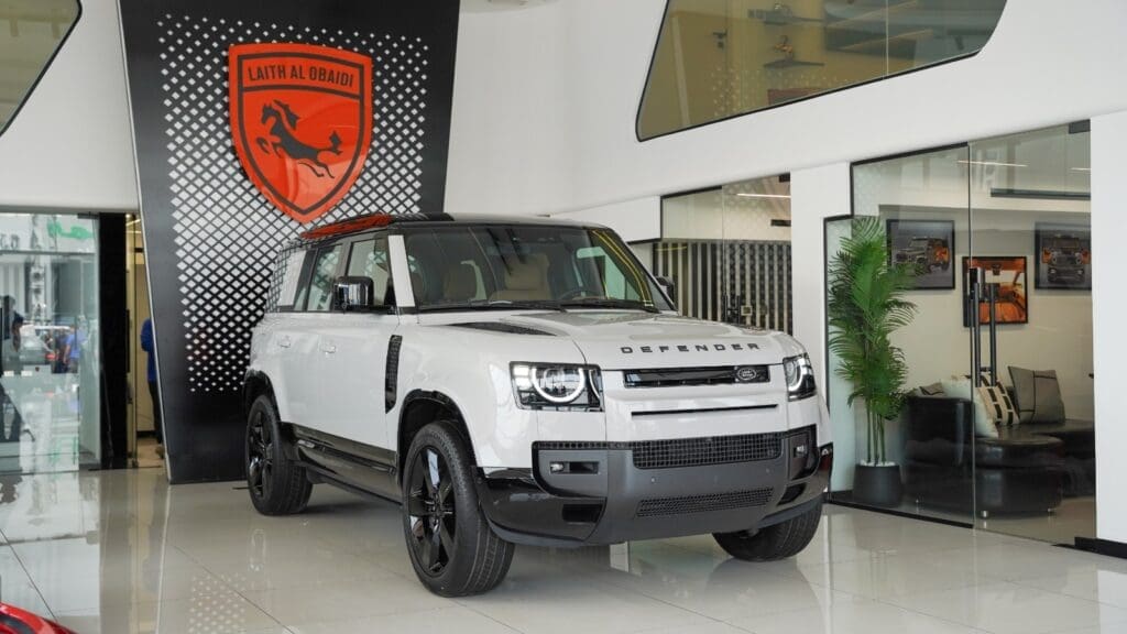 Land Rover Defender X-Dynamic HSE P400 2026 - Nardo Grey Color exterior