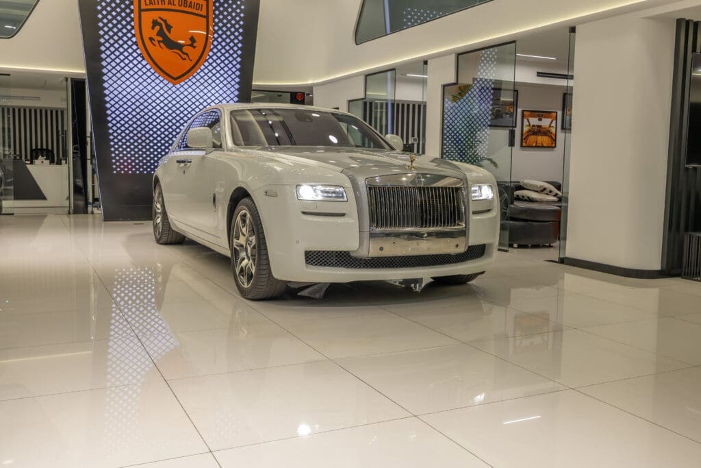 2010 | Rolls Royce Ghost -  GCC Specs Emirates | Super Mint Condition | NO Accident | Low Milage